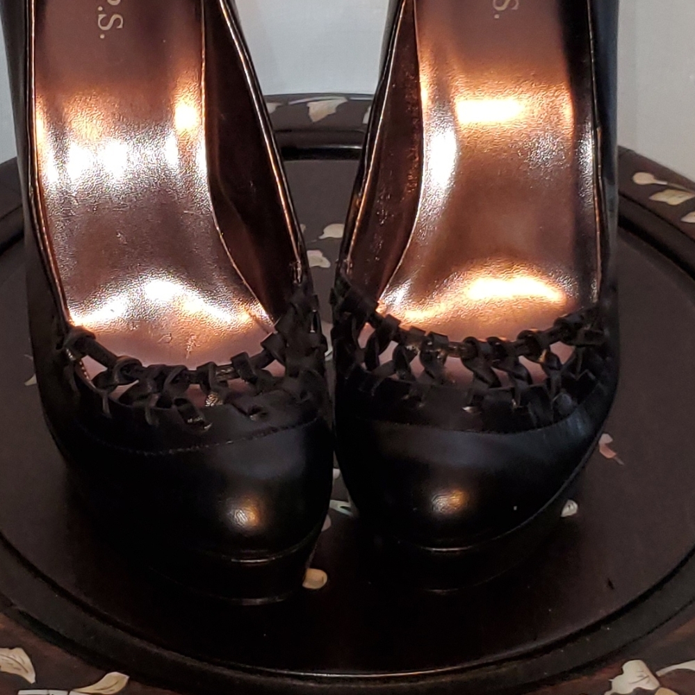 Black high heel - Picture 2 of 4